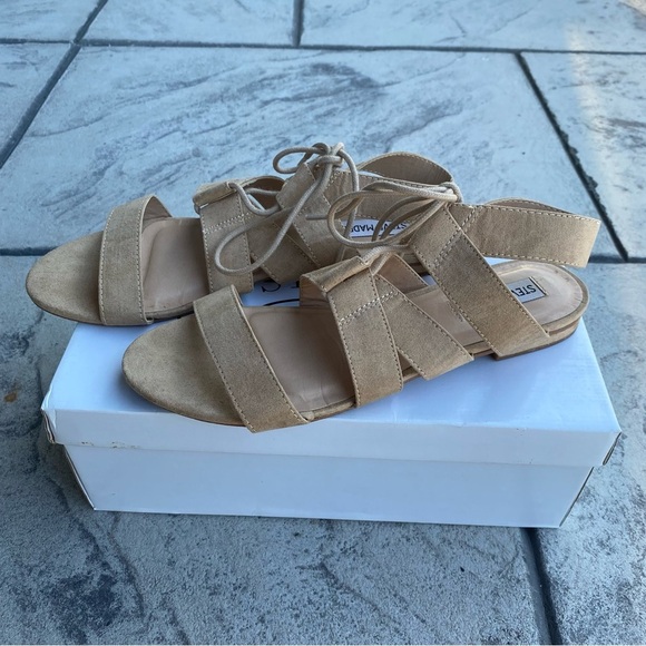 Steve Madden | Tan Suede Strappy Sandal 🤎 - Picture 3 of 6